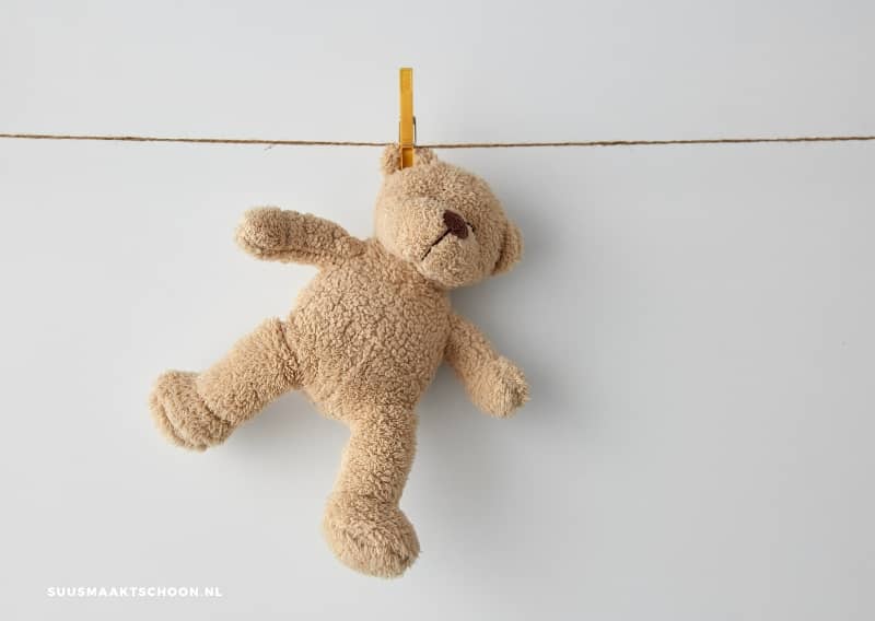 Hoe krijg je een knuffel snel droog? Kunnen alle knuffels in de wasmachine? Hoe was je baby knuffels? Knuffels schoonmaken zonder wasmachine