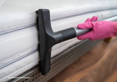 matras schoonmaken met stofzuiger